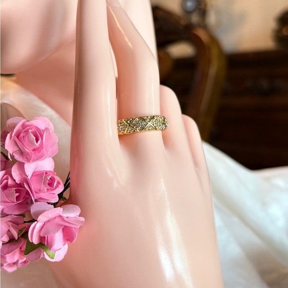 14K Gold Plated Elegant Ring with Zirconia - Picture 9 of 12